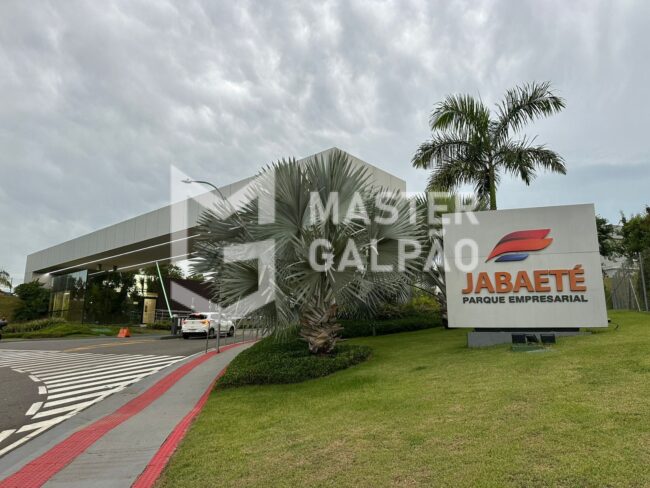 Galpão de 9.568m² com 66 Docas