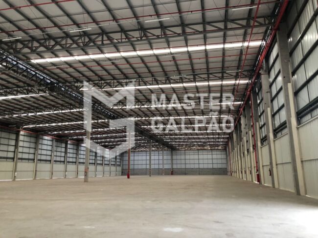 Galpão de 9.568m² com 66 Docas