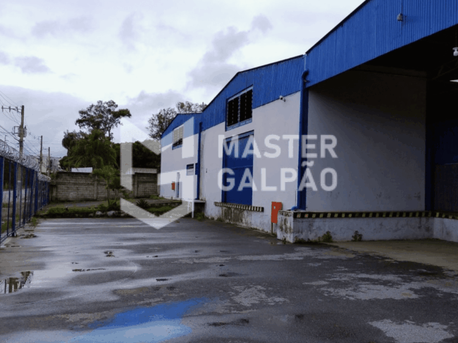 Galpão de 2.200m² + Pátio de 2.800m²