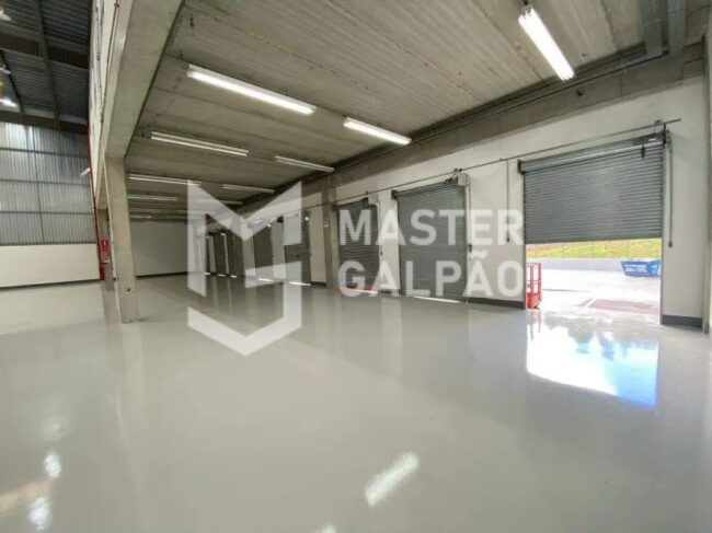 Galpão Premium de 3.600m² com docas para Alugar