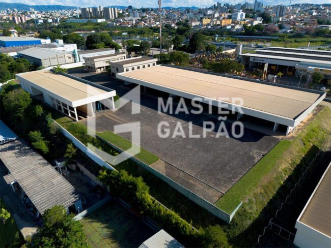 Complexo com 3 Galpões e 2 Prédios Administrativo