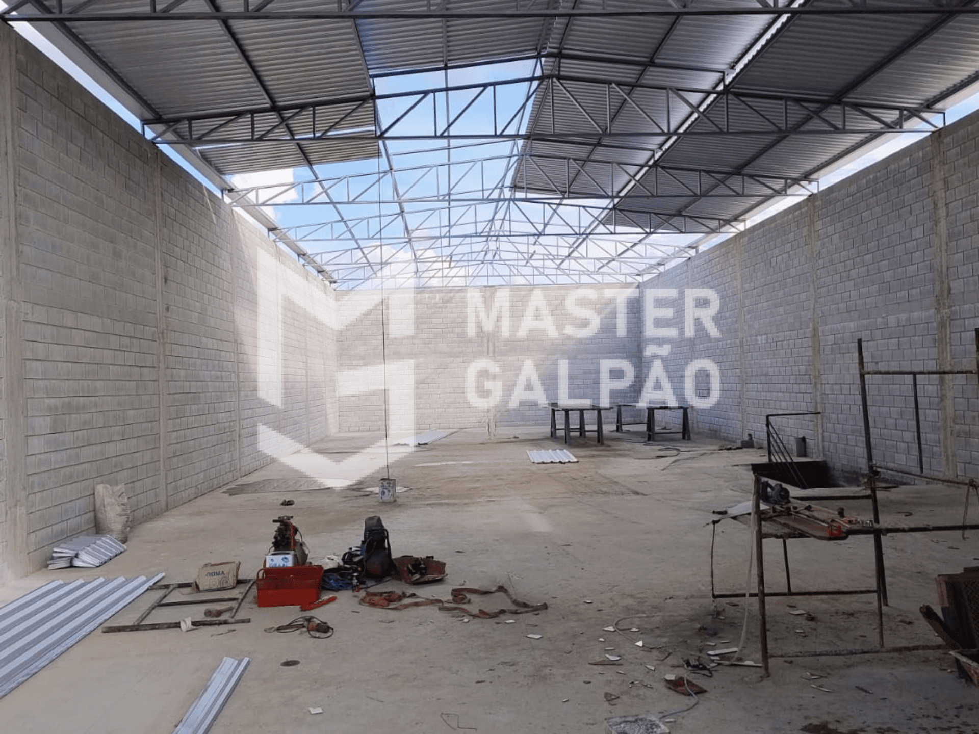 Galpão Comercial 890m² | Petrolândia – Contagem/MG