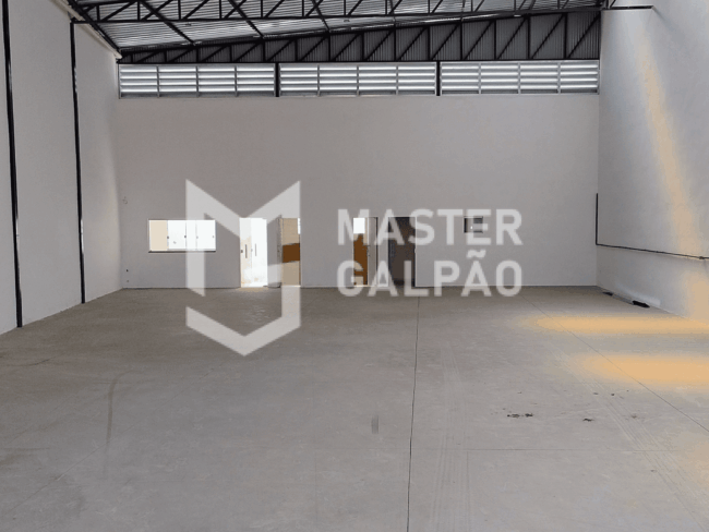 Galpão 380m² com Pé‑Direito de 6,7m Galpão 380m² com Pé‑Direito de 6,7m