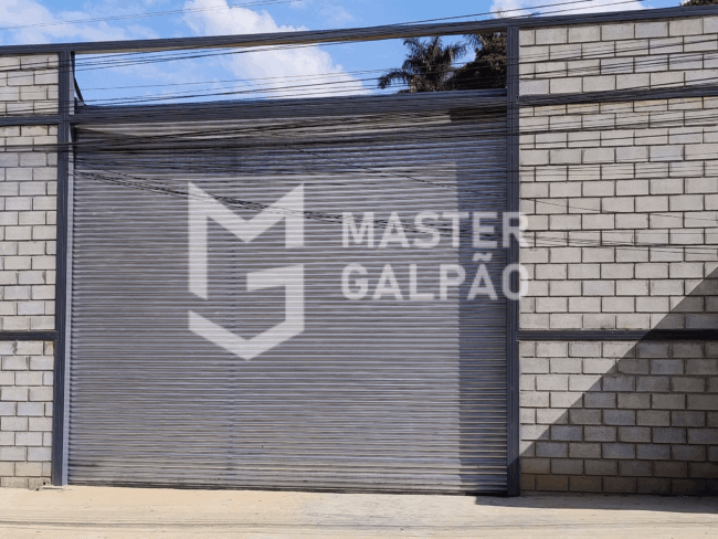 Galpão em Construção 350m² – Betim