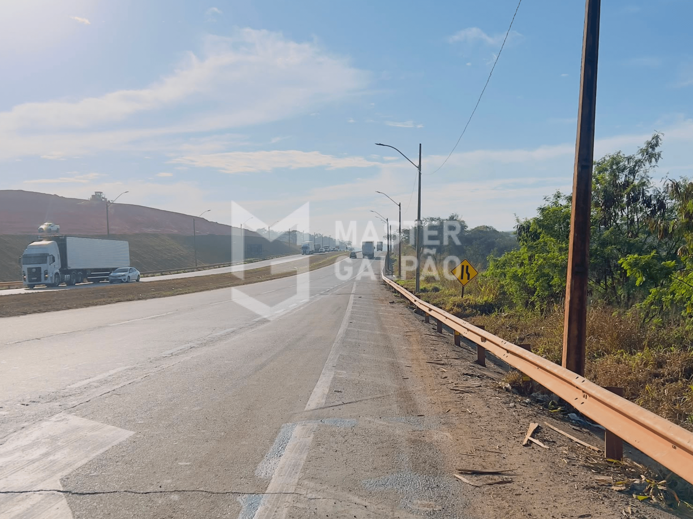 Frente para BR‑381/262 | Distrito Bandeirinhas – Betim/MG