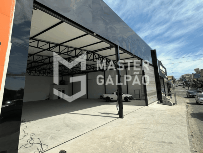 Galpão 400m² com Fachada Moderna – Tirol Barreiro
