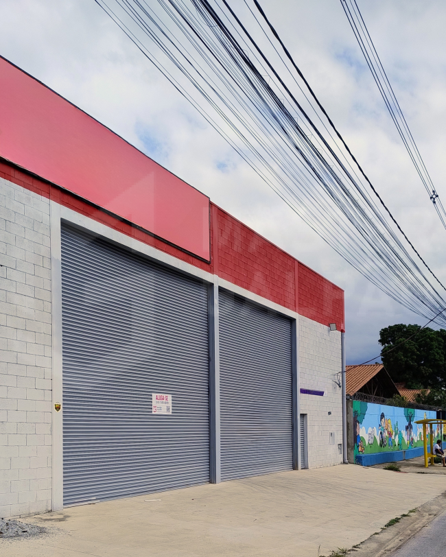 Galpão para Locação em Betim | 360 m² com Portão Automático