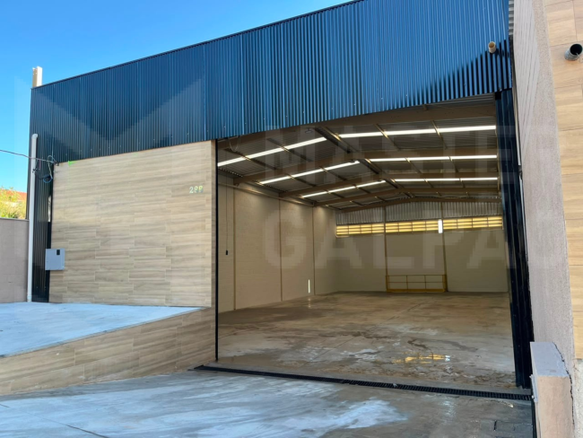 Galpão para Locação em Igarapé | 300 m² com Porão
