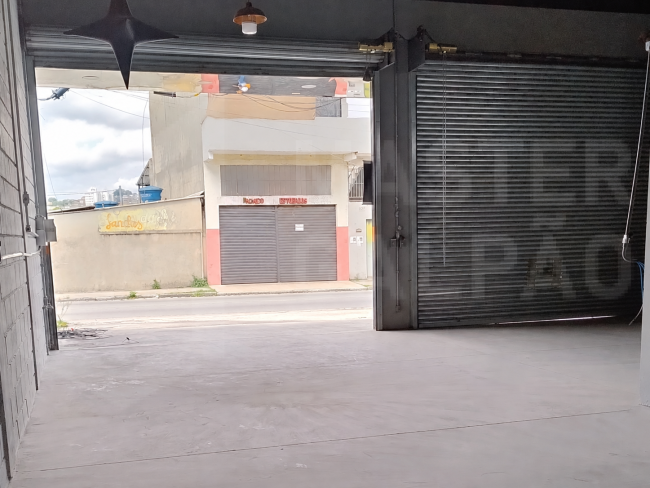 Galpão 170 m² para Locação no Petrolândia Contagem