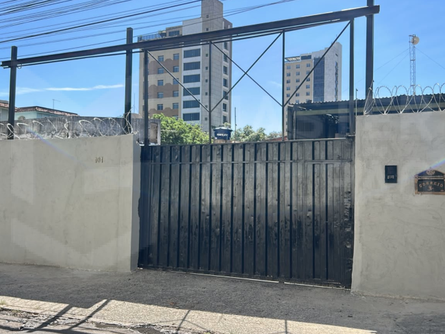 Galpão para Locação em BH | 500 m² com Amplo Pátio