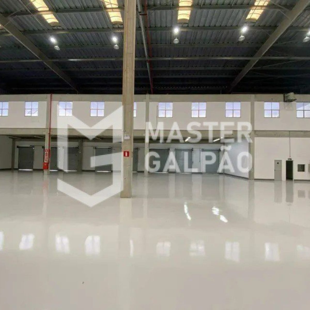 Galpão Premium de 3.600m² com docas para Alugar