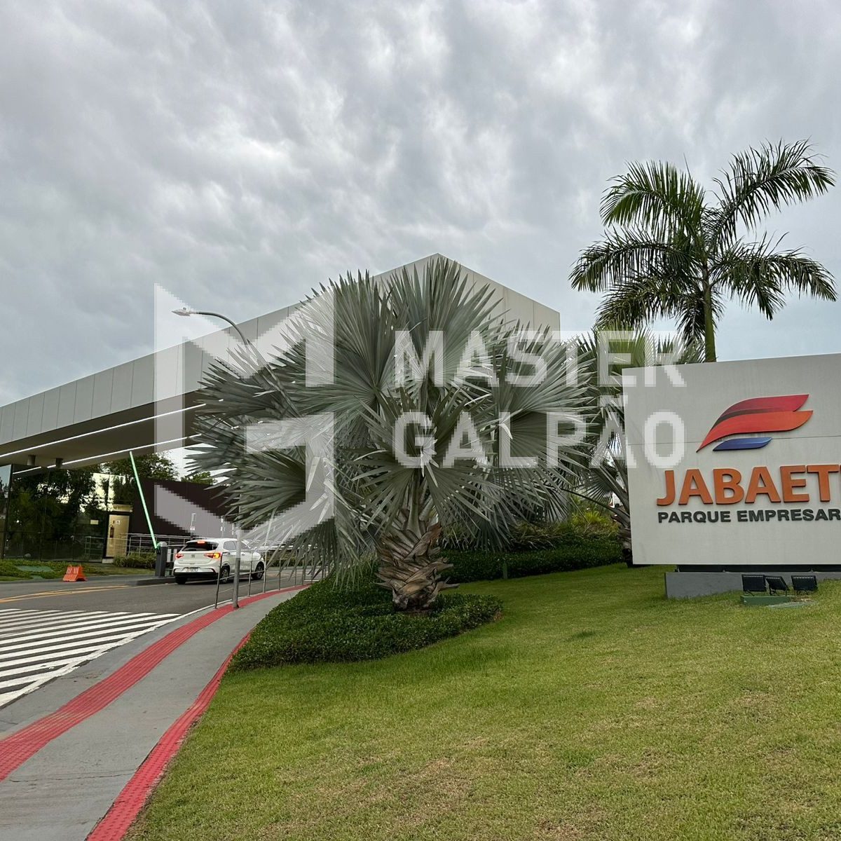 Galpão de 9.568m² com 66 Docas