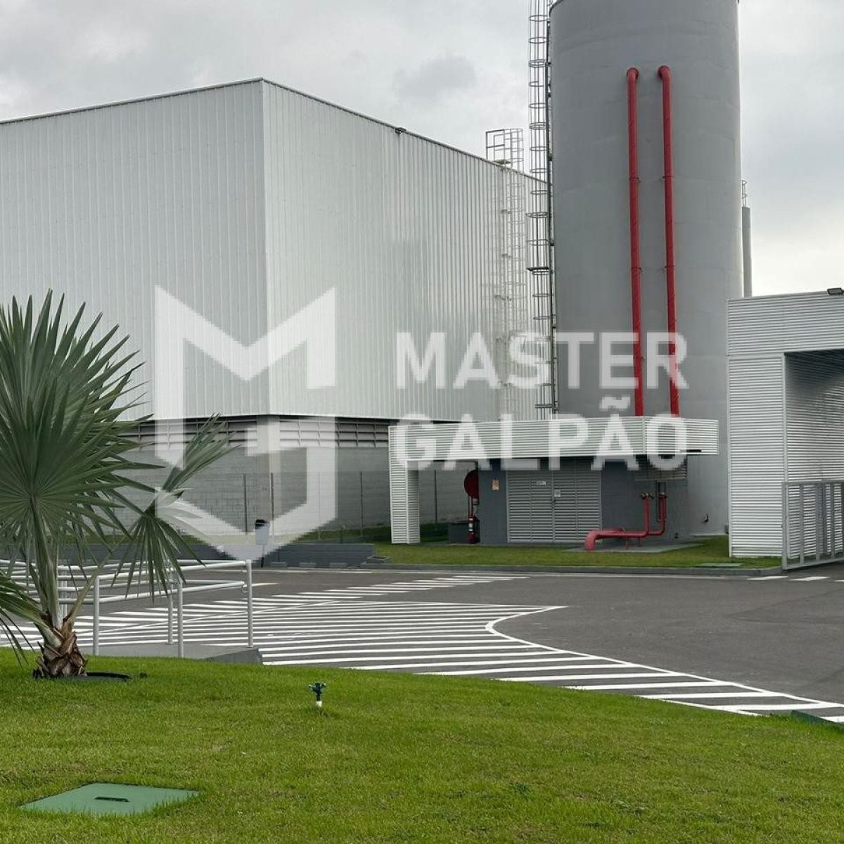 Galpão de 9.568m² com 66 Docas