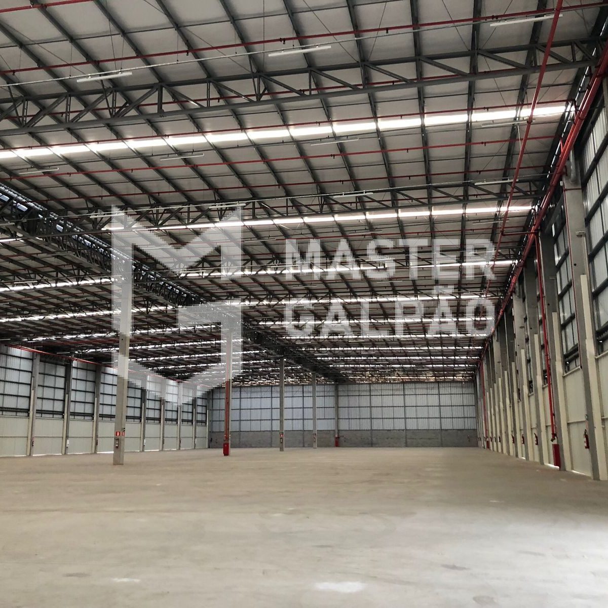 Galpão de 9.568m² com 66 Docas