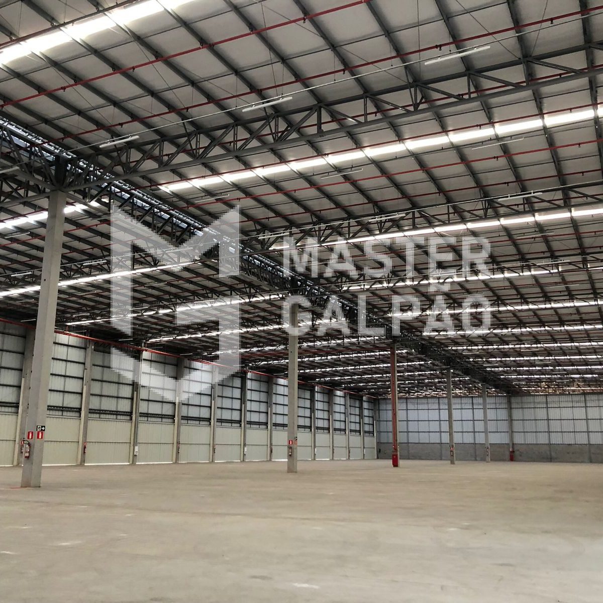 Galpão de 9.568m² com 66 Docas