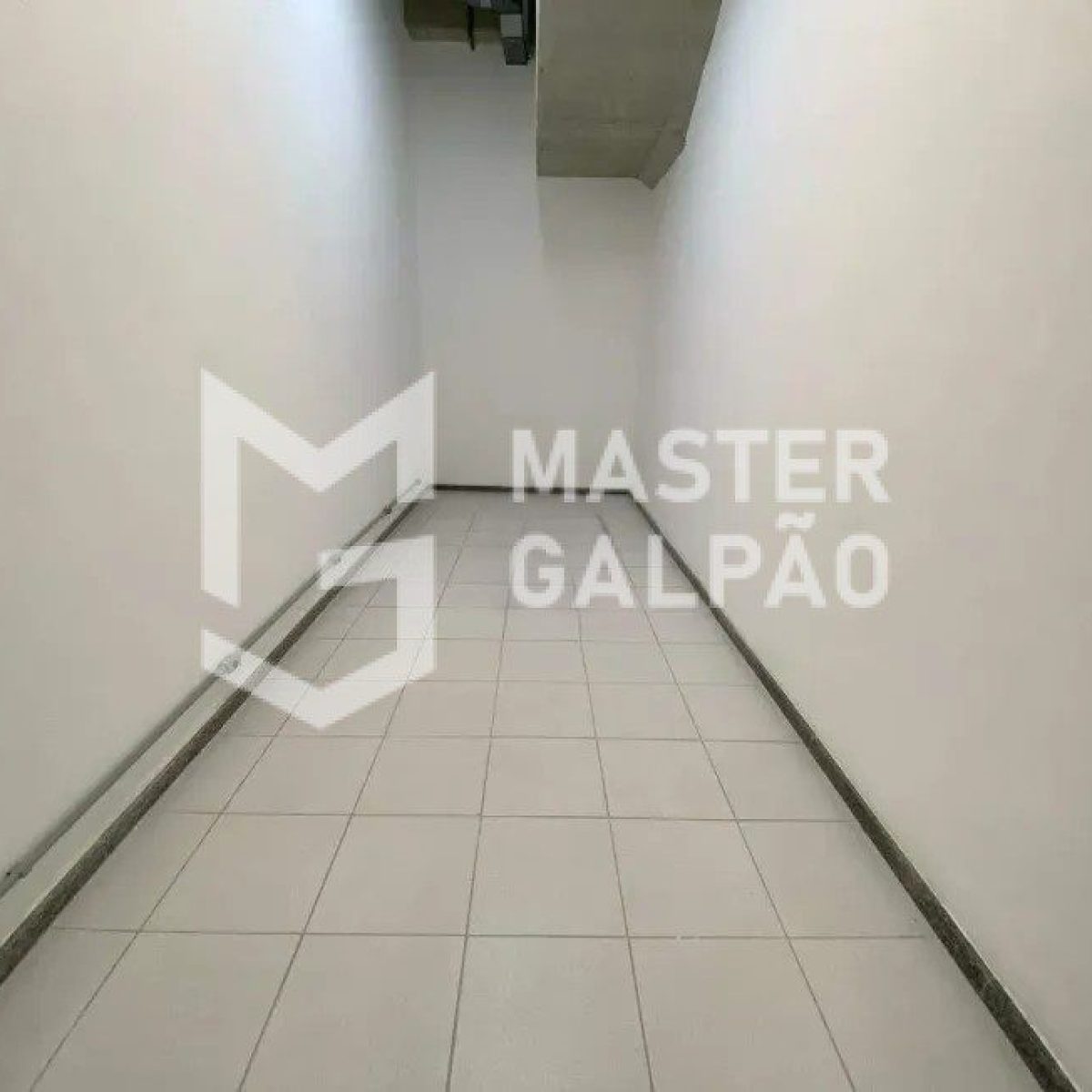 Galpão Premium de 3.600m² com docas para Alugar