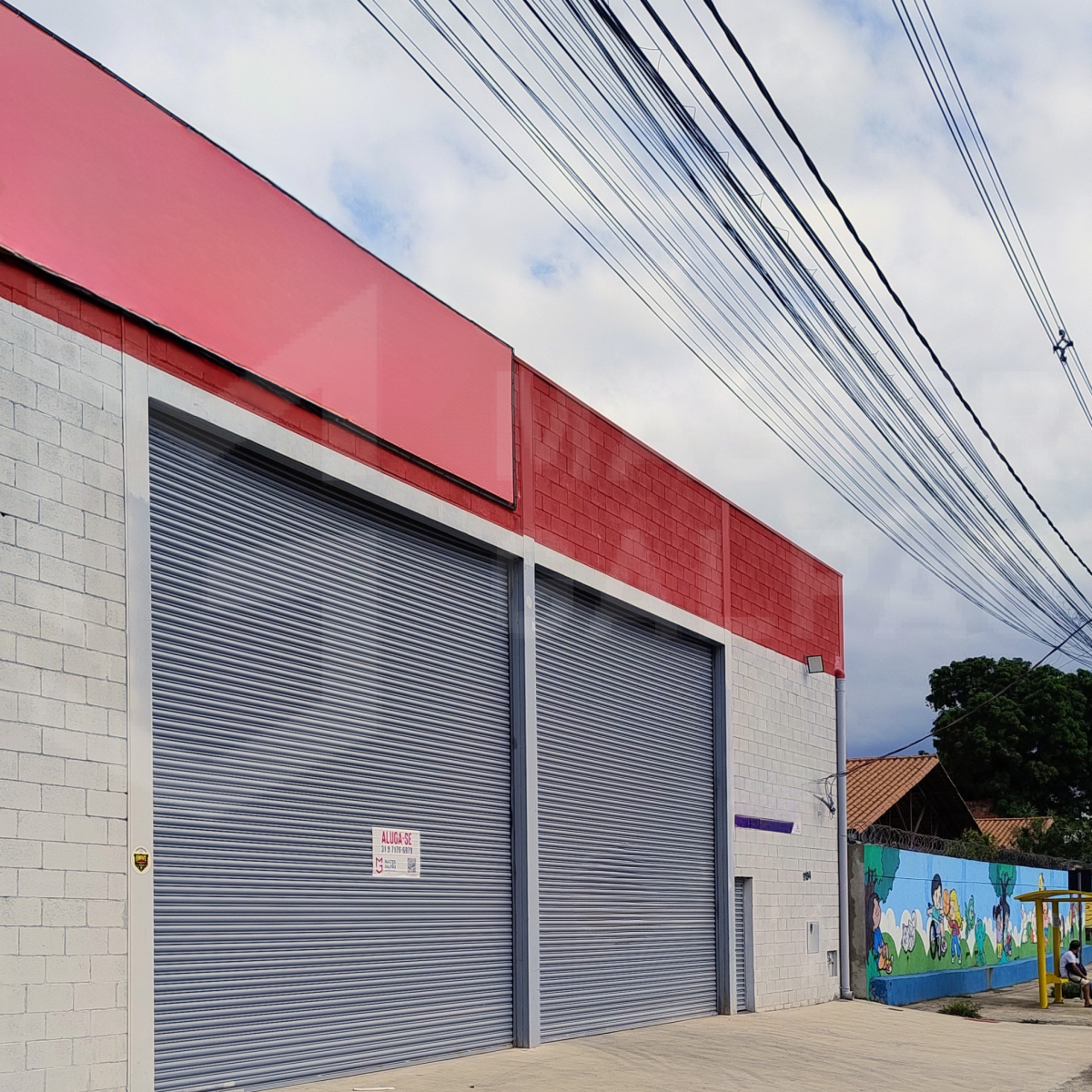 Galpão para Locação em Betim | 360 m² com Portão Automático