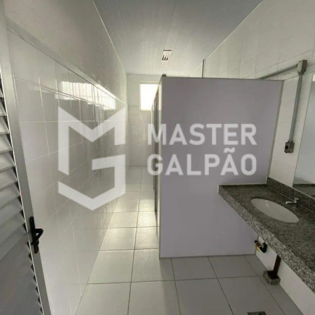 Galpão Premium de 3.600m² com docas para Alugar