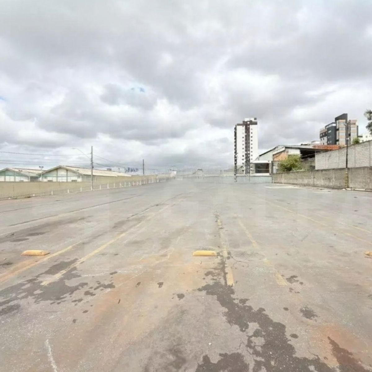 Galpão para Locação em Contagem | 4.000 m² com Pátio
