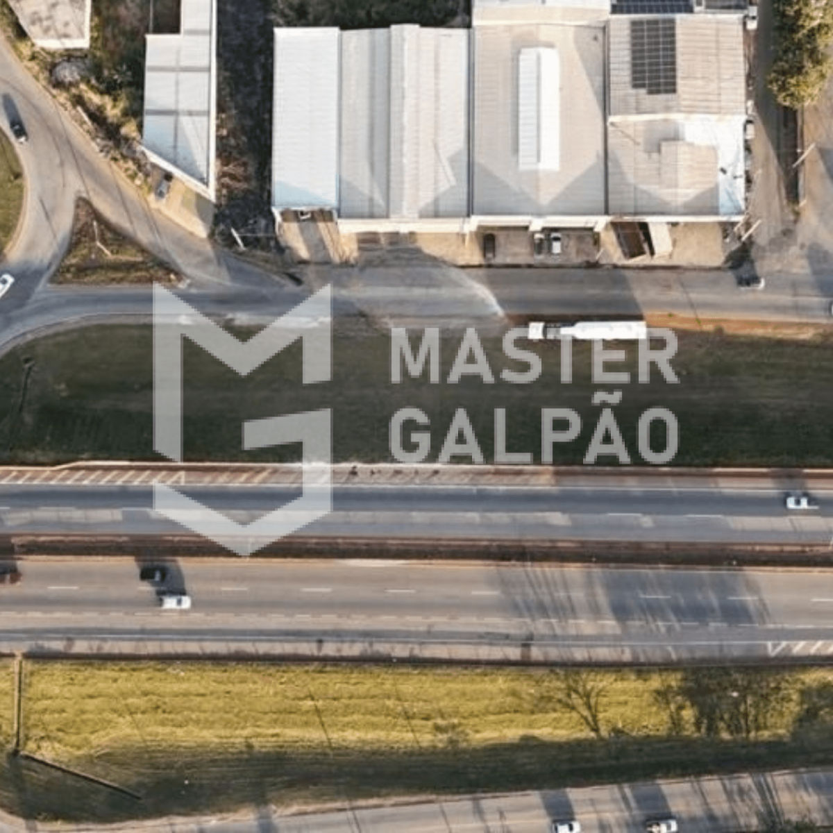 Galpão de 600m² com Pé Direito de 6,5m