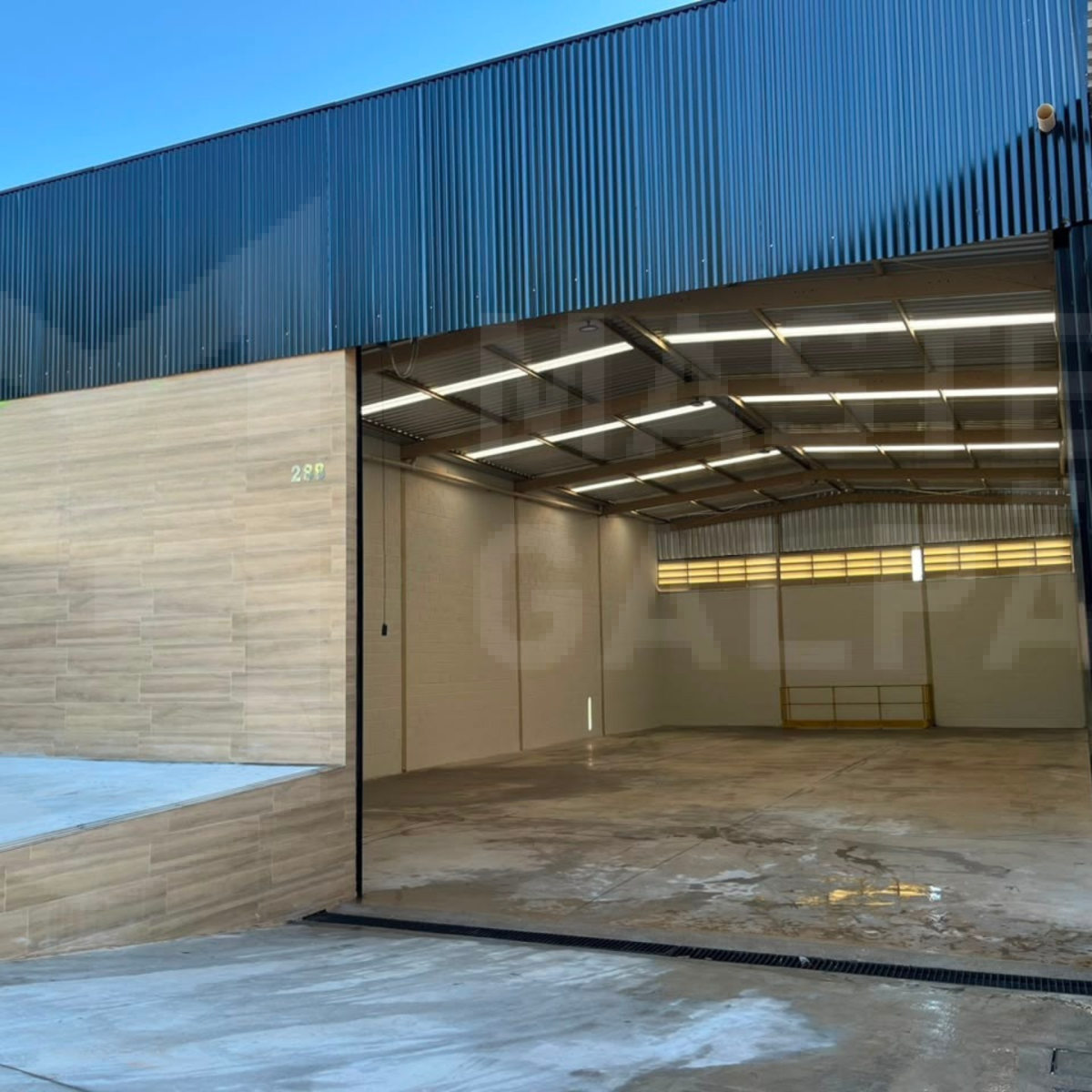Galpão para Locação em Igarapé | 300 m² com Porão