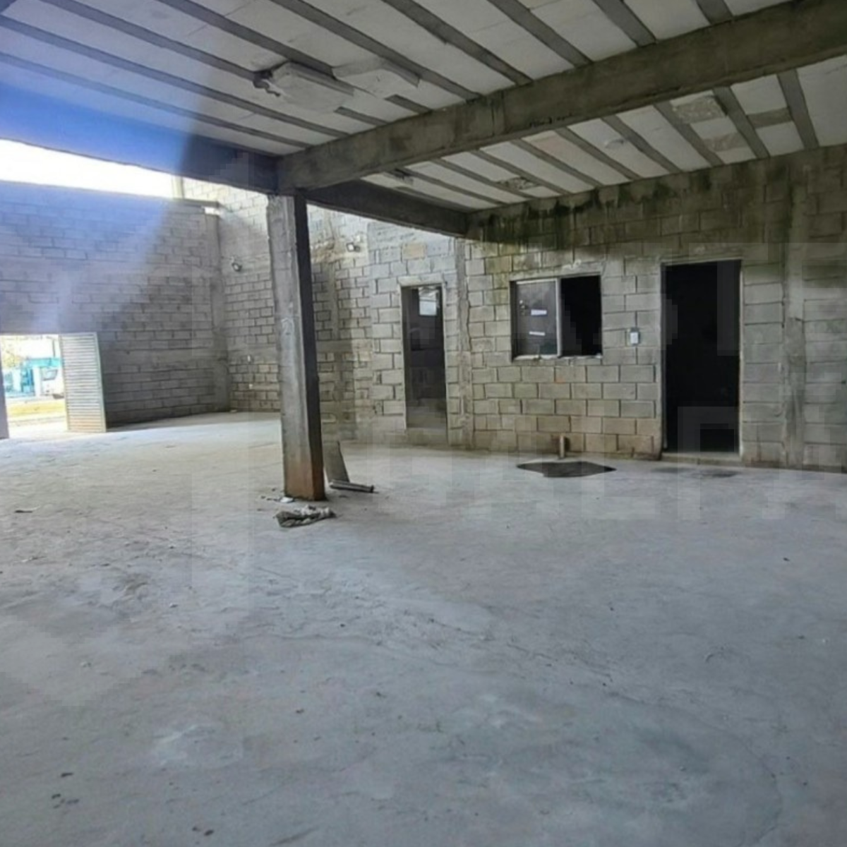 Galpão para Locação em Betim | 395 m² com 2 Portas