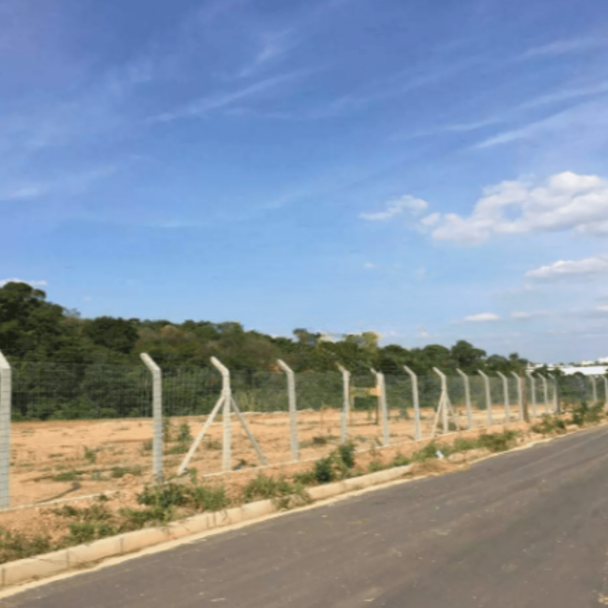 Área de 10.000m² Frente para BR-040
