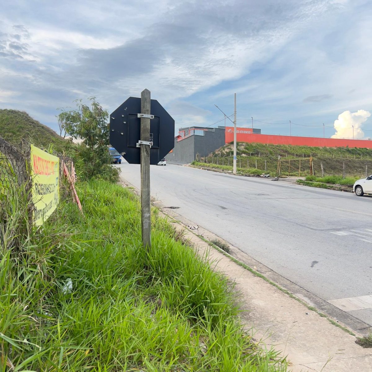 Terreno Industrial de 13.000m² à Venda – Margens da BR-262, Betim/MG