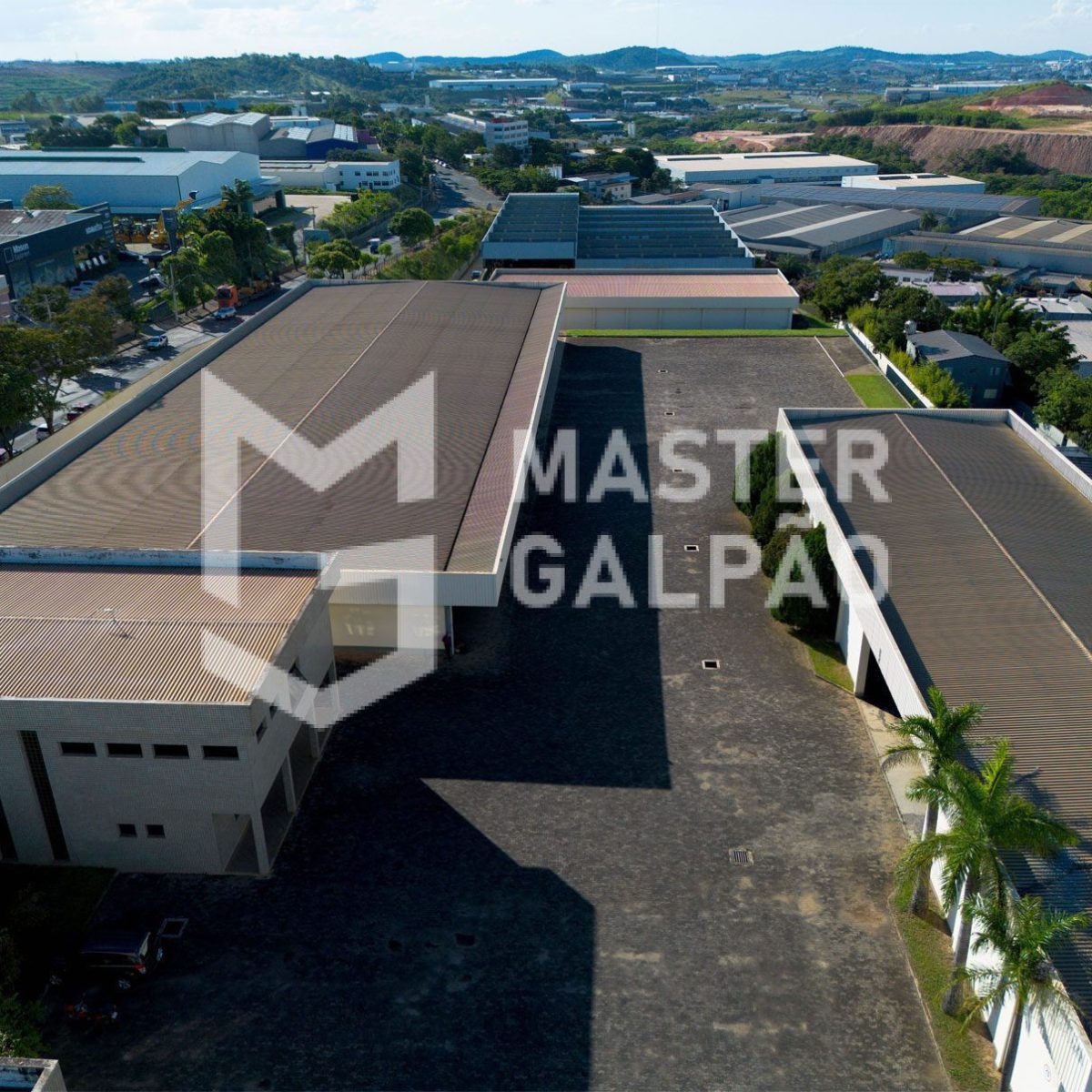 Complexo com 3 Galpões e 2 Prédios Administrativo