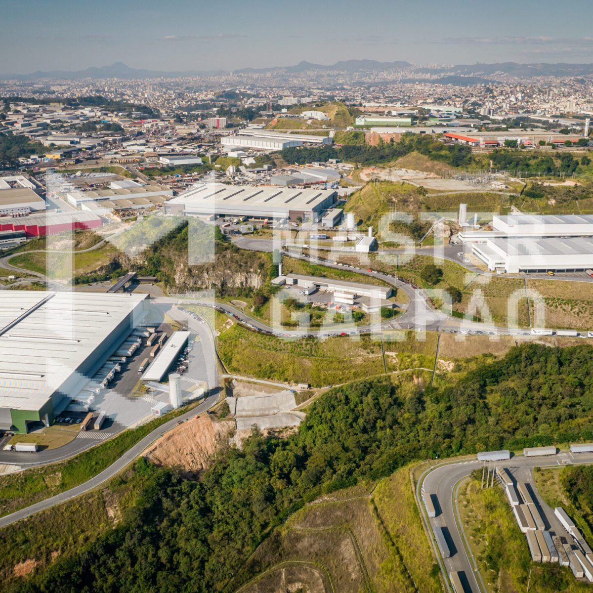 Condomínio Logístico de 13.581m²