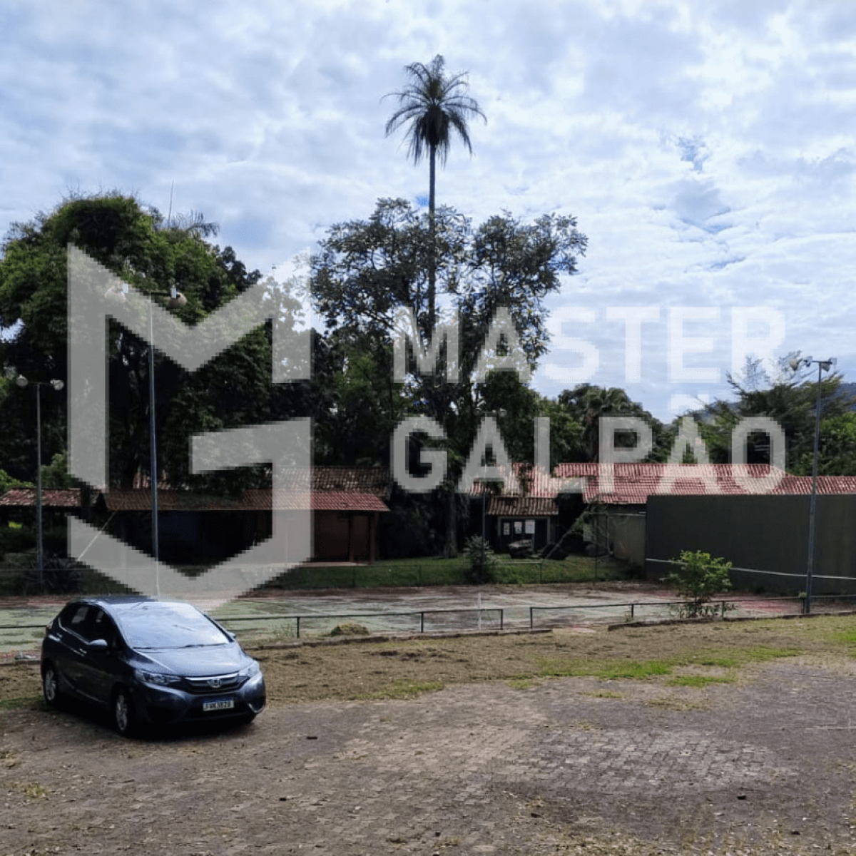 Área de 2.156,95m² com infraestrutura completa para lazer e hospedagem