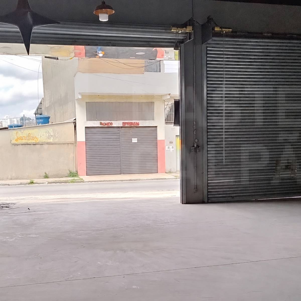 Galpão 170 m² para Locação no Petrolândia Contagem