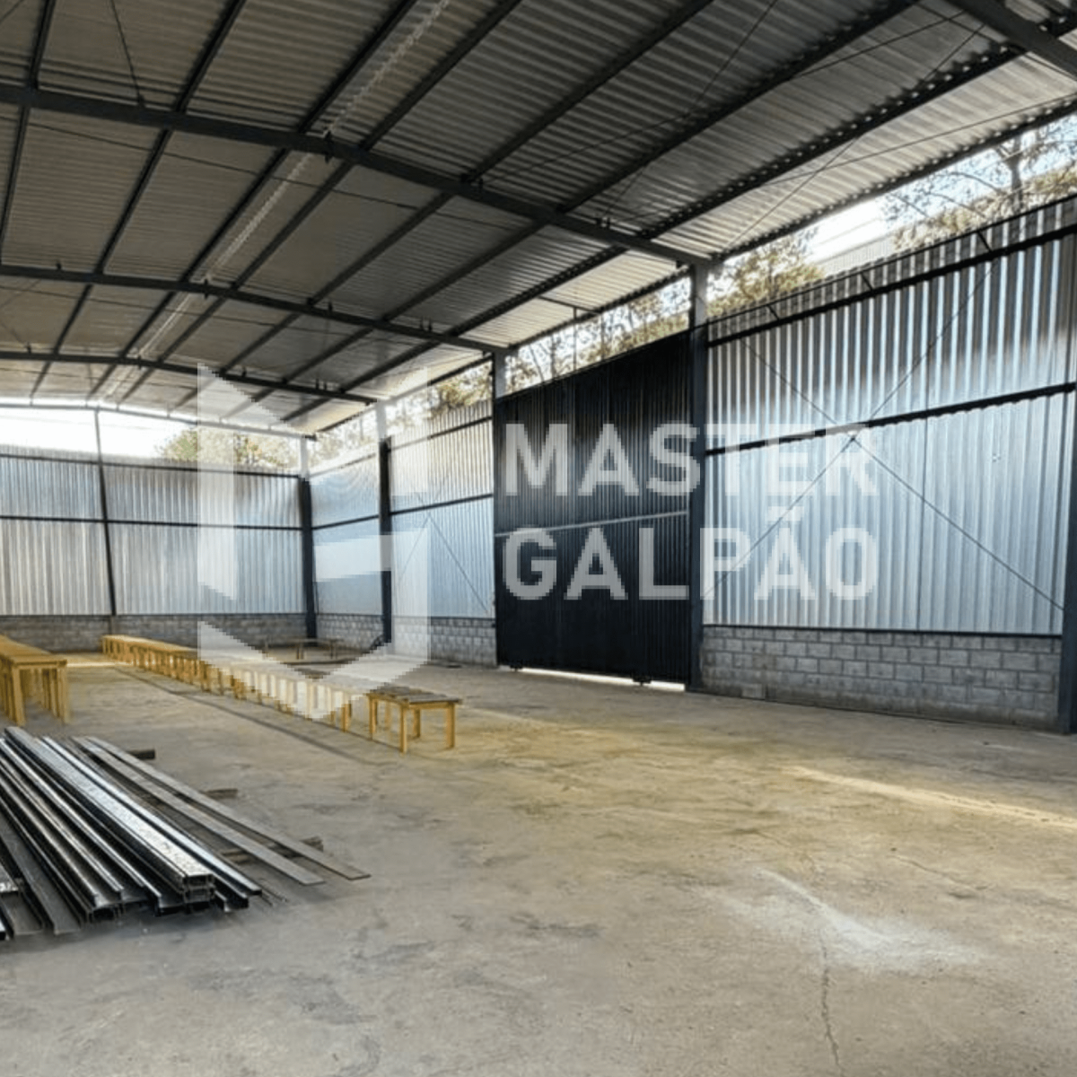 Galpão de 330m² | Carvalho de Brito – Santa Luzia/MG