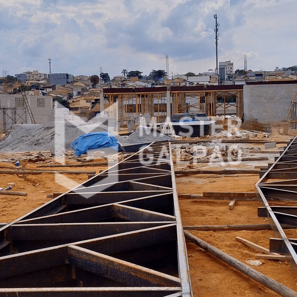 Galpão com 5 Docas e Pé‑Direito de 10m