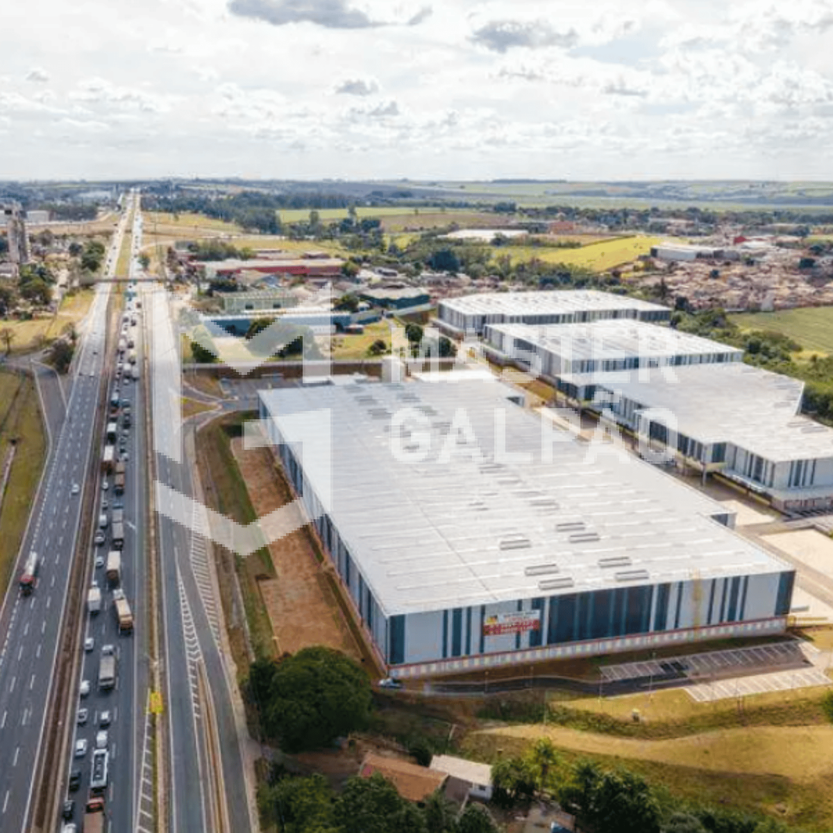 Galpão Logístico com 4 Docas – Viana
