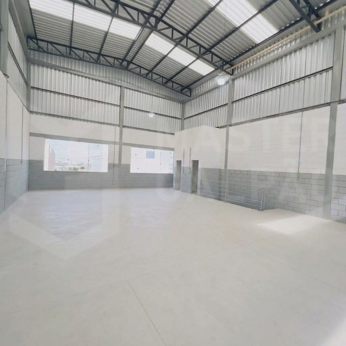 Galpão para Locação em Nova Serrana | 301 m²