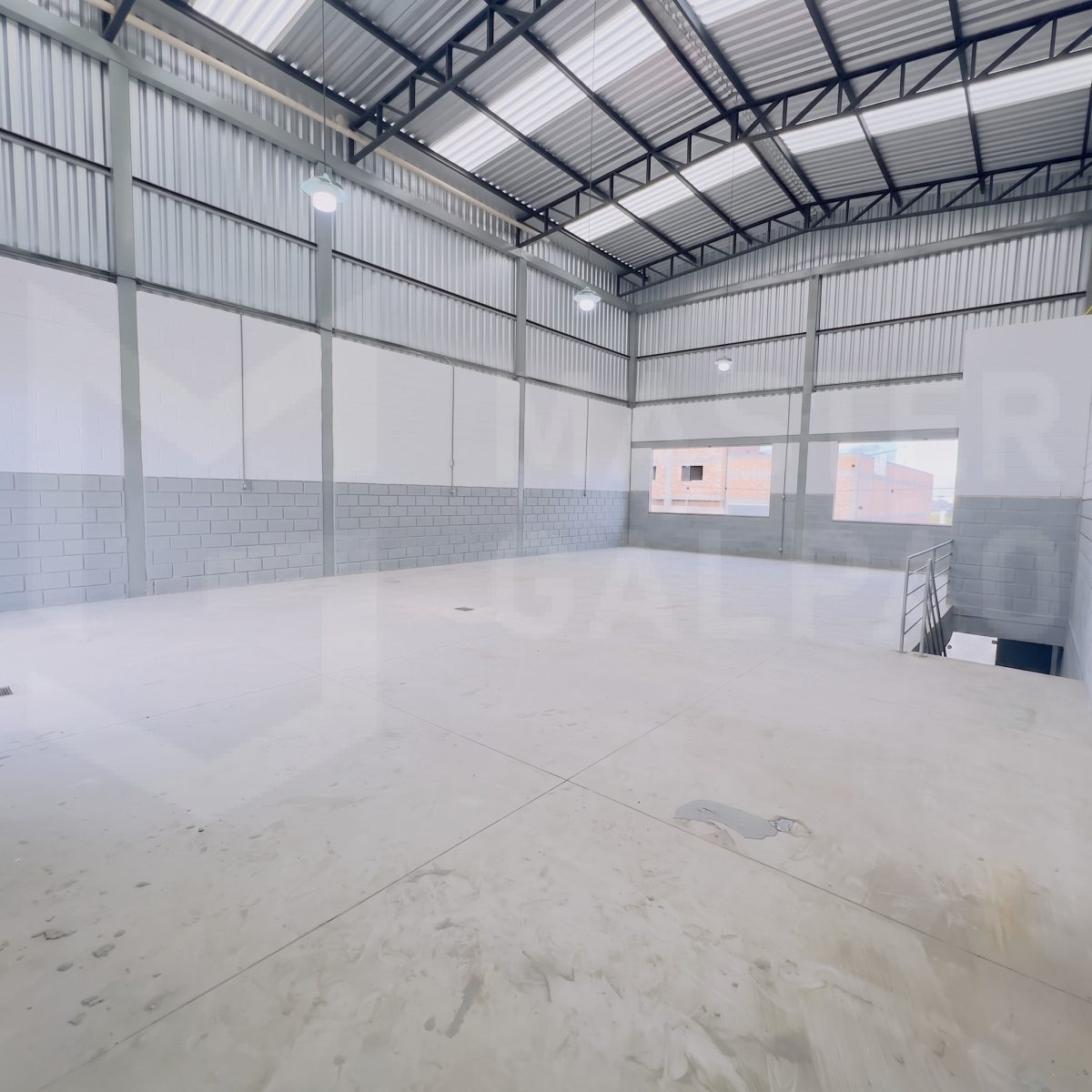 Galpão para Locação em Nova Serrana | 301 m²