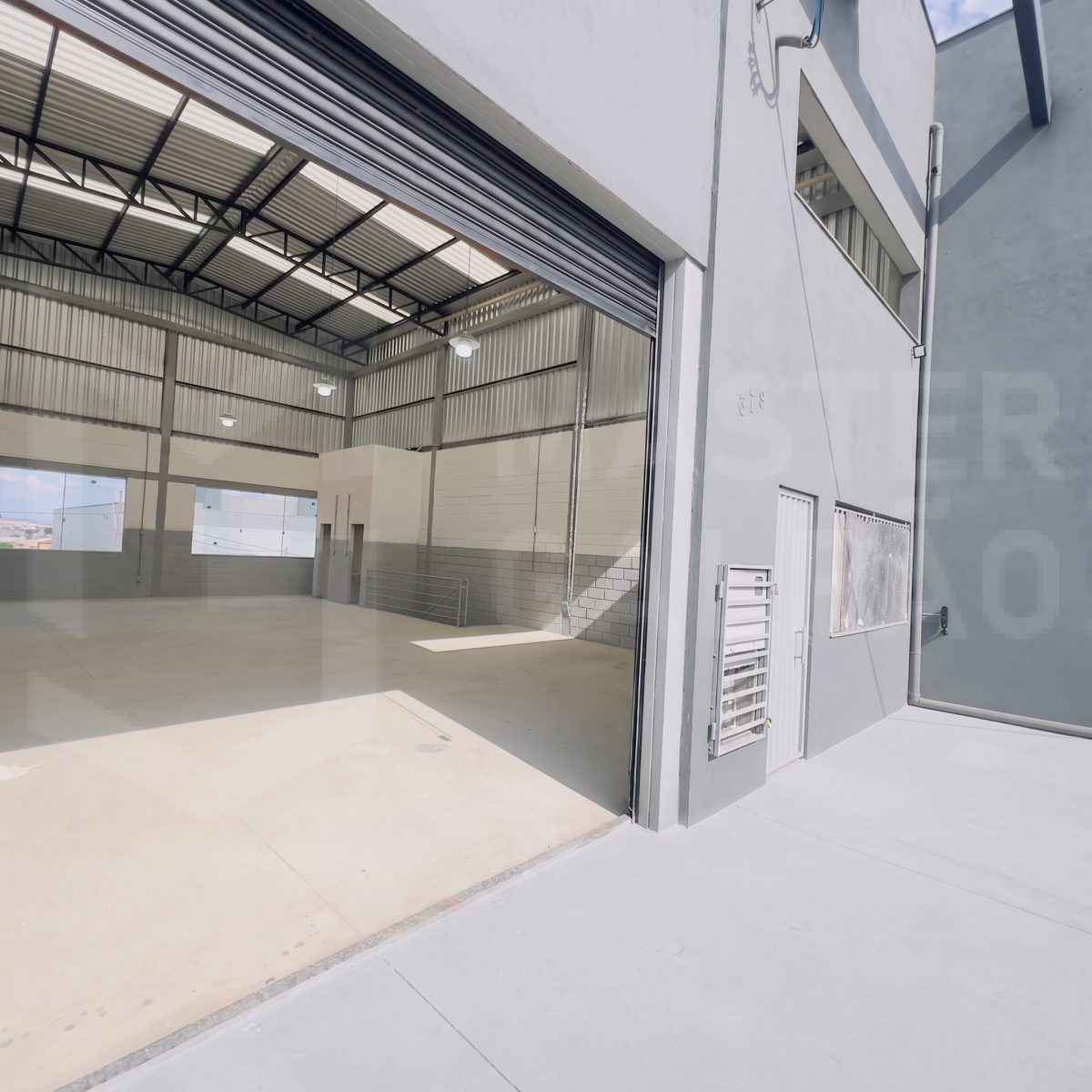 Galpão para Locação em Nova Serrana | 301 m²