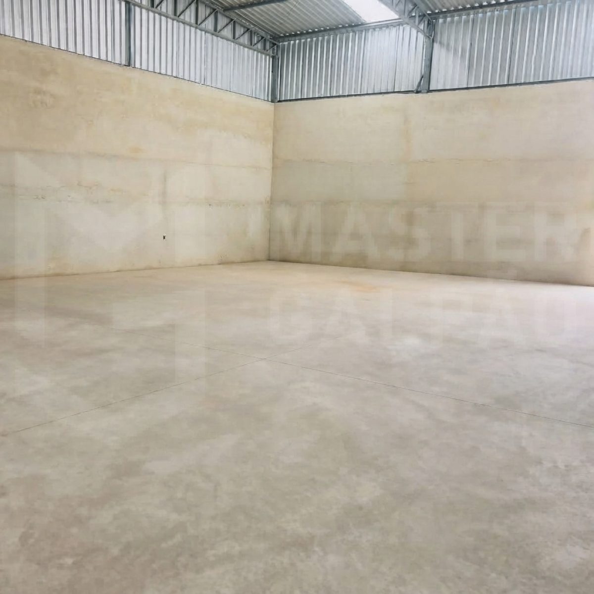 Galpão para Locação em Betim | 700 m² com Estacionamento