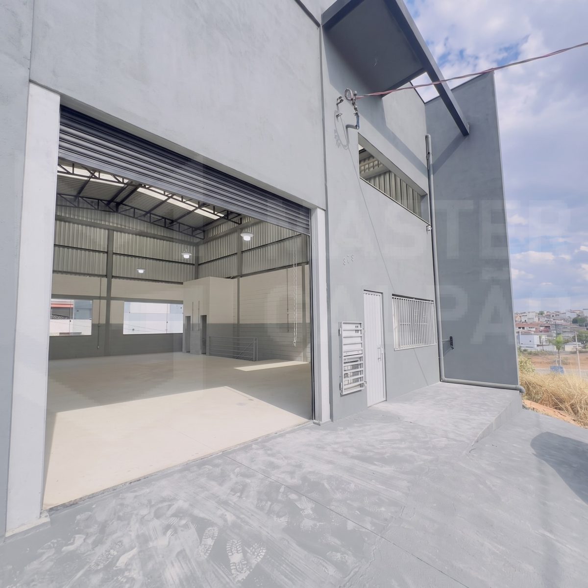 Galpão para Locação em Nova Serrana | 301 m²
