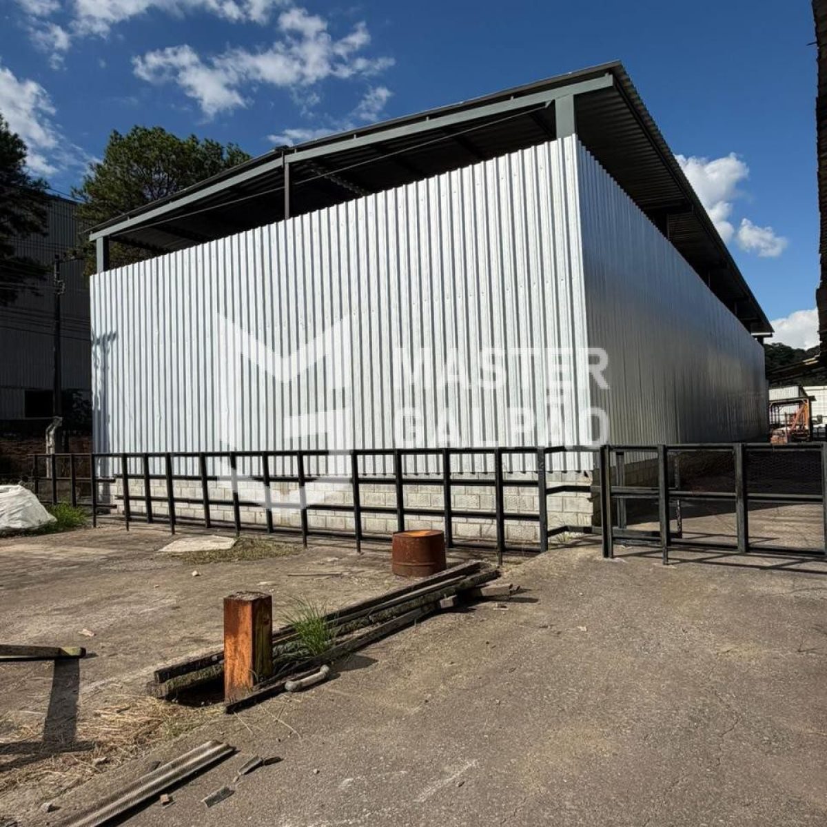 Galpão de 330m² | Carvalho de Brito – Santa Luzia/MG