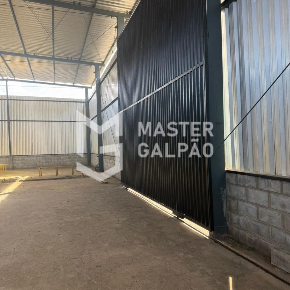 Galpão de 330m² | Carvalho de Brito – Santa Luzia/MG
