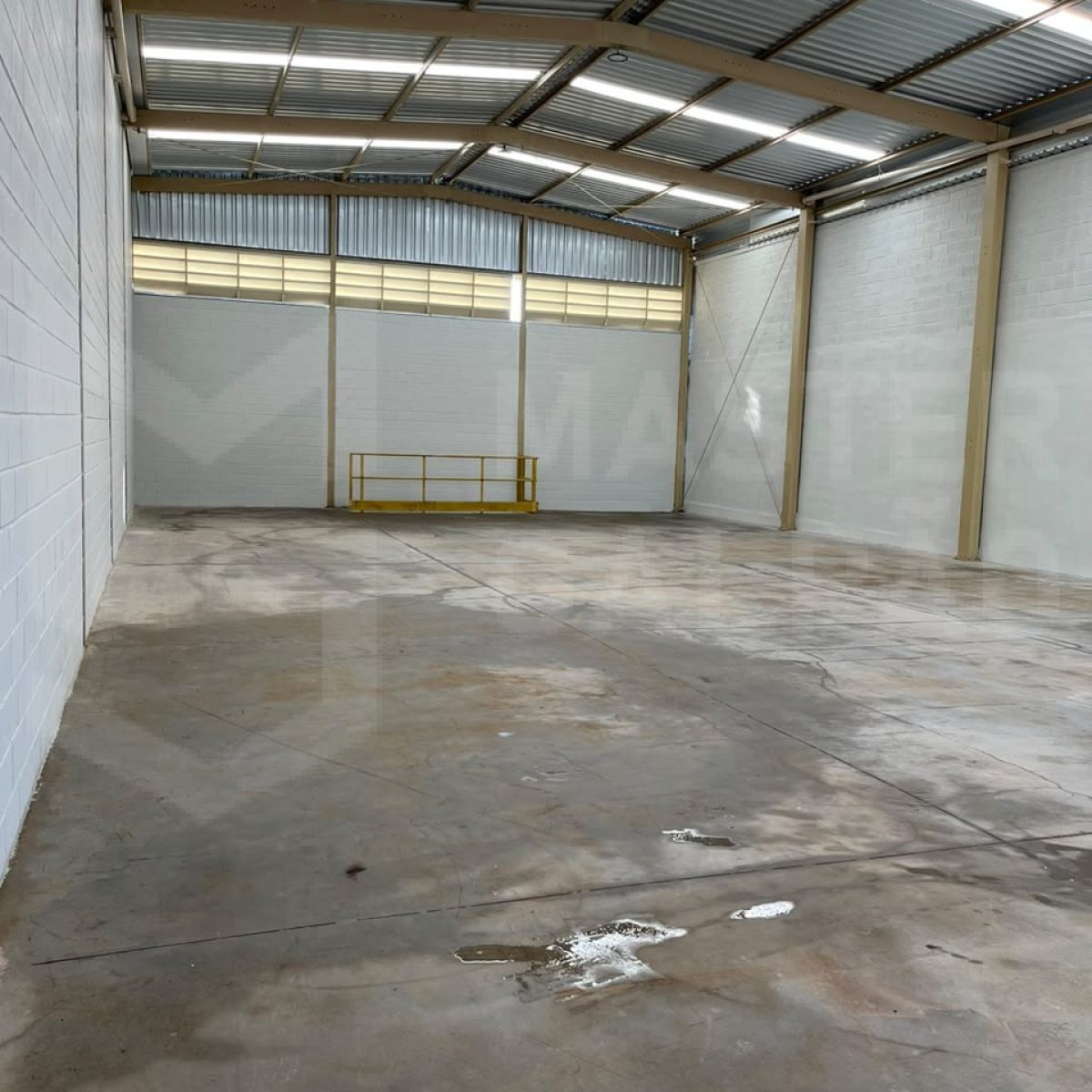 Galpão para Locação em Igarapé | 300 m² com Porão