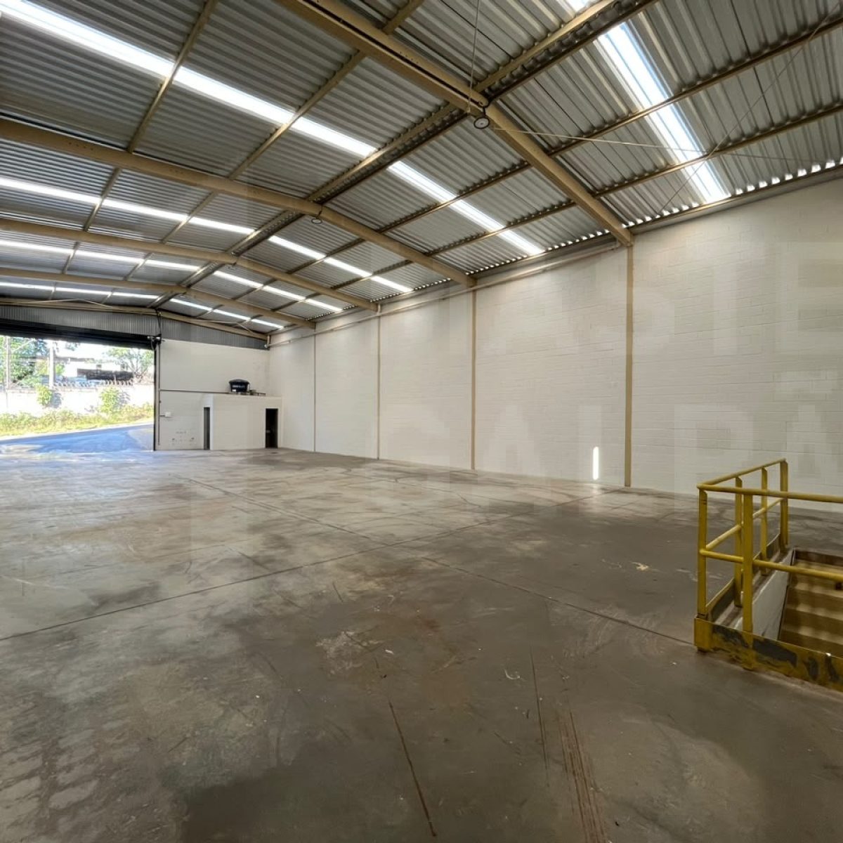 Galpão para Locação em Igarapé | 300 m² com Porão