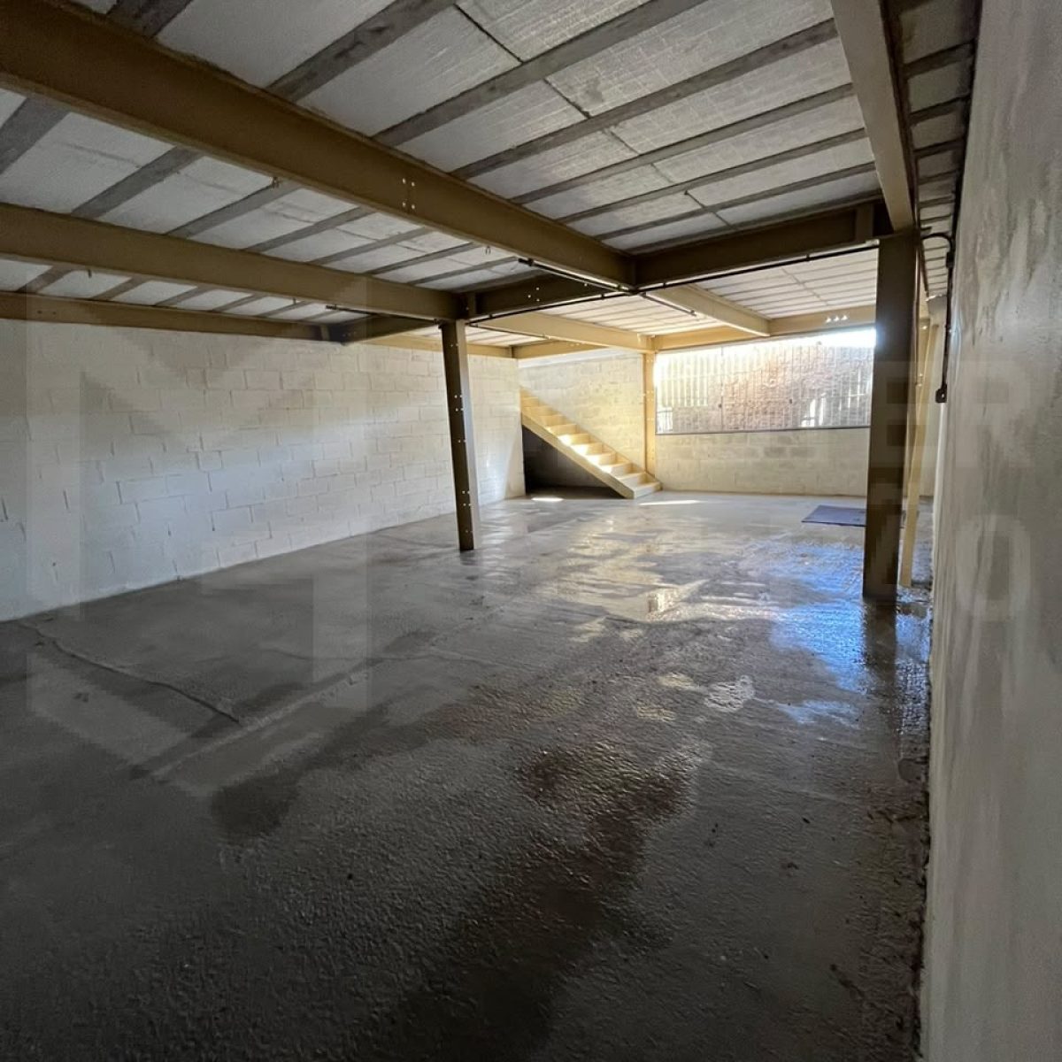 Galpão para Locação em Igarapé | 300 m² com Porão