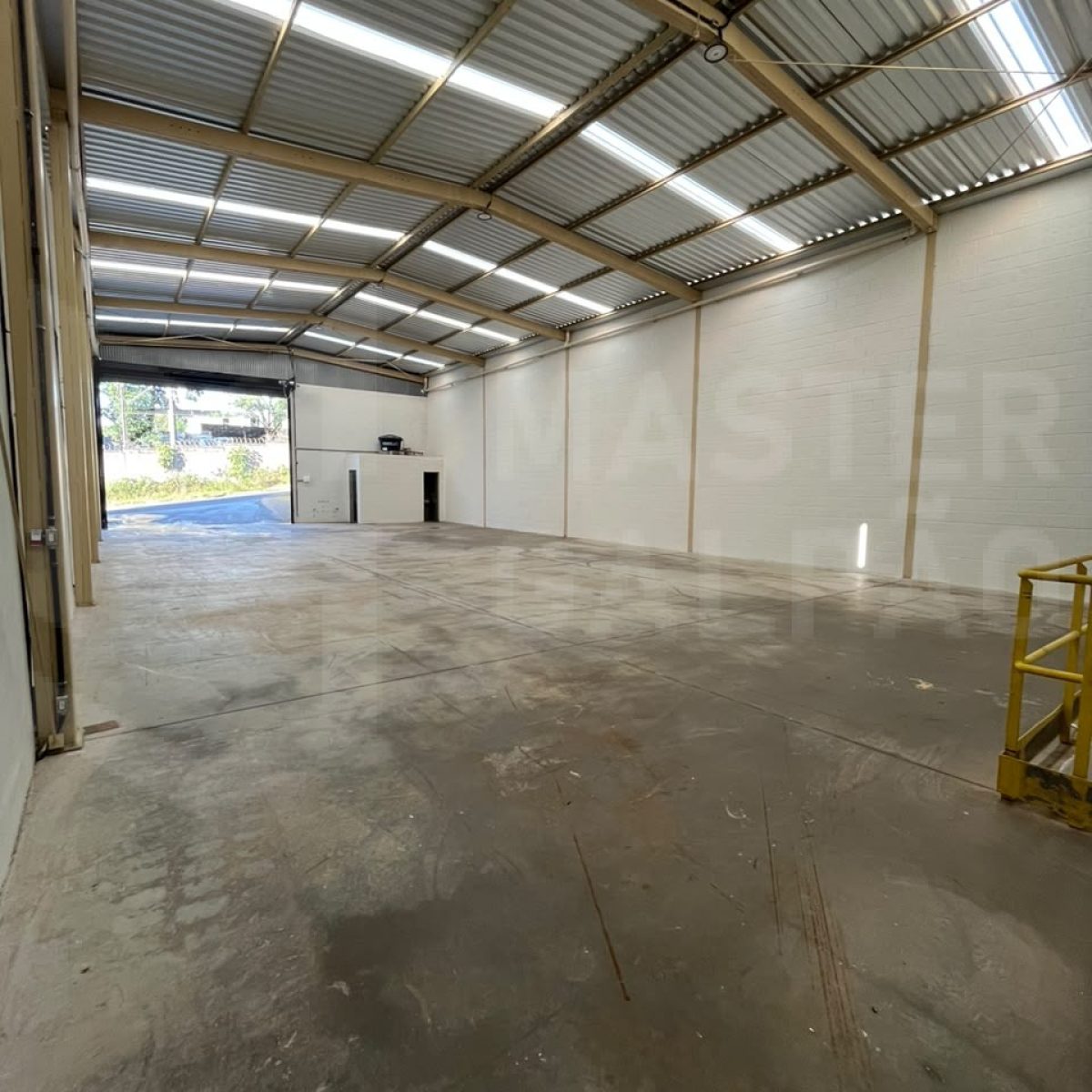 Galpão para Locação em Igarapé | 300 m² com Porão