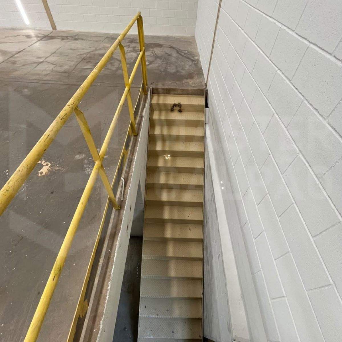 Galpão para Locação em Igarapé | 300 m² com Porão