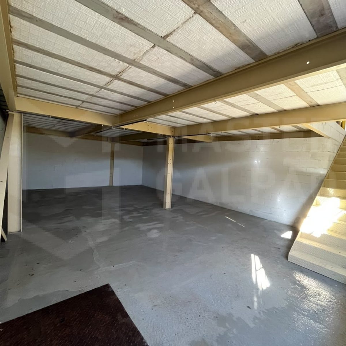 Galpão para Locação em Igarapé | 300 m² com Porão