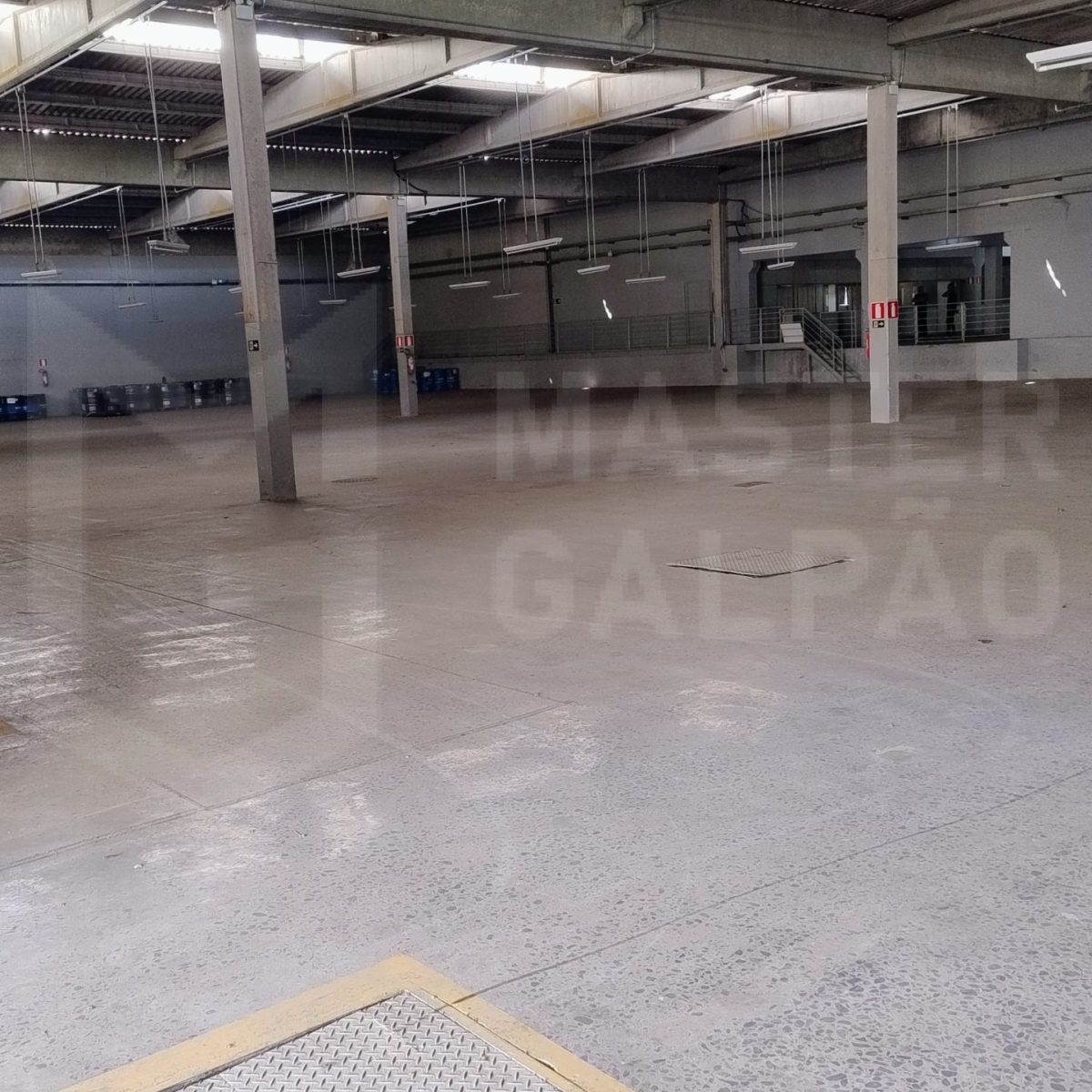 Galpão para Locação em BH | 2.750 m² com 7 Docas