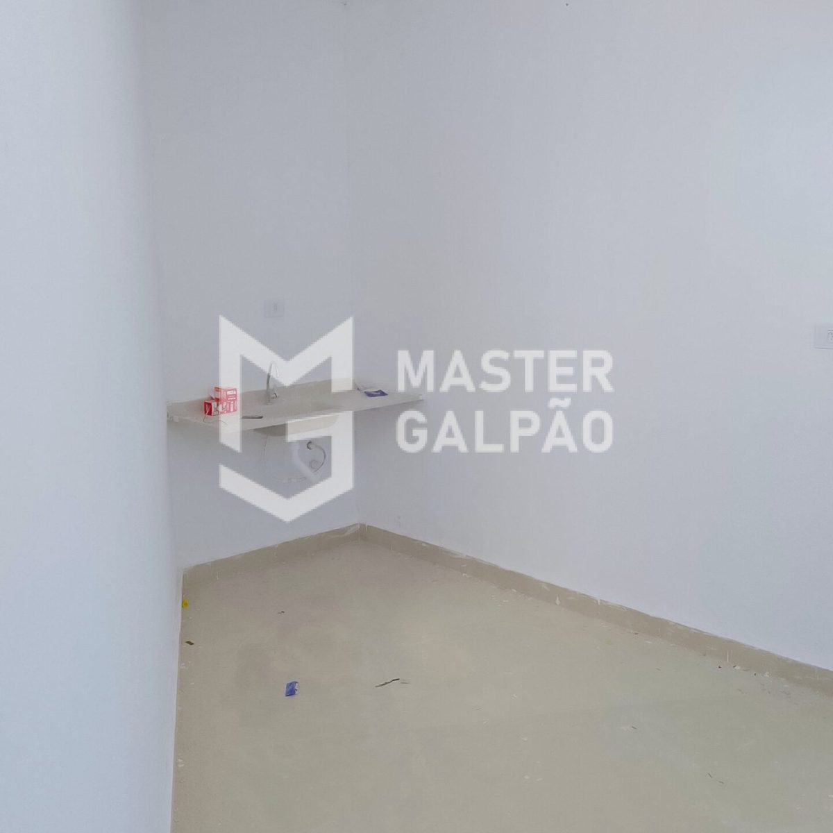 Galpão com pé-direito 10m e docas | Betim/MG